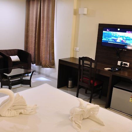 Khandwa Royal Inn מראה חיצוני תמונה