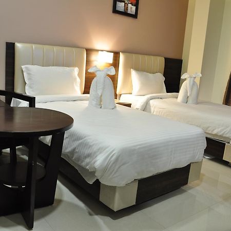 Khandwa Royal Inn מראה חיצוני תמונה
