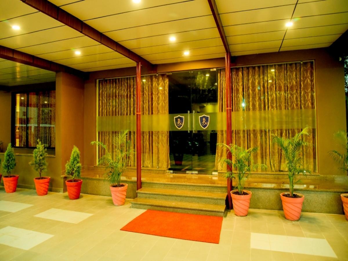 Khandwa Royal Inn מראה חיצוני תמונה