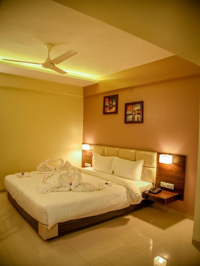 Khandwa Royal Inn מראה חיצוני תמונה