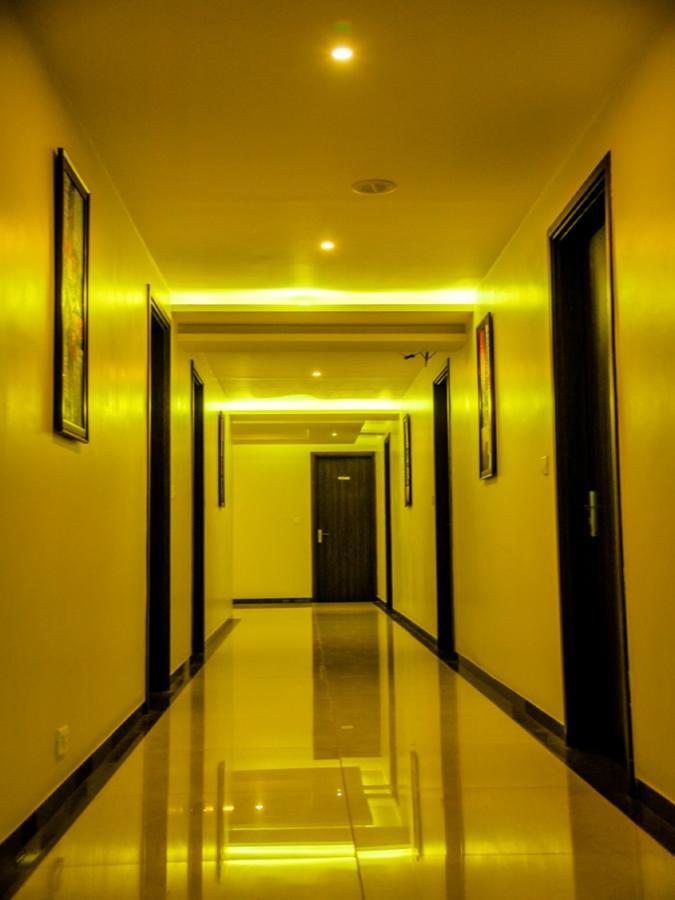 Khandwa Royal Inn מראה חיצוני תמונה