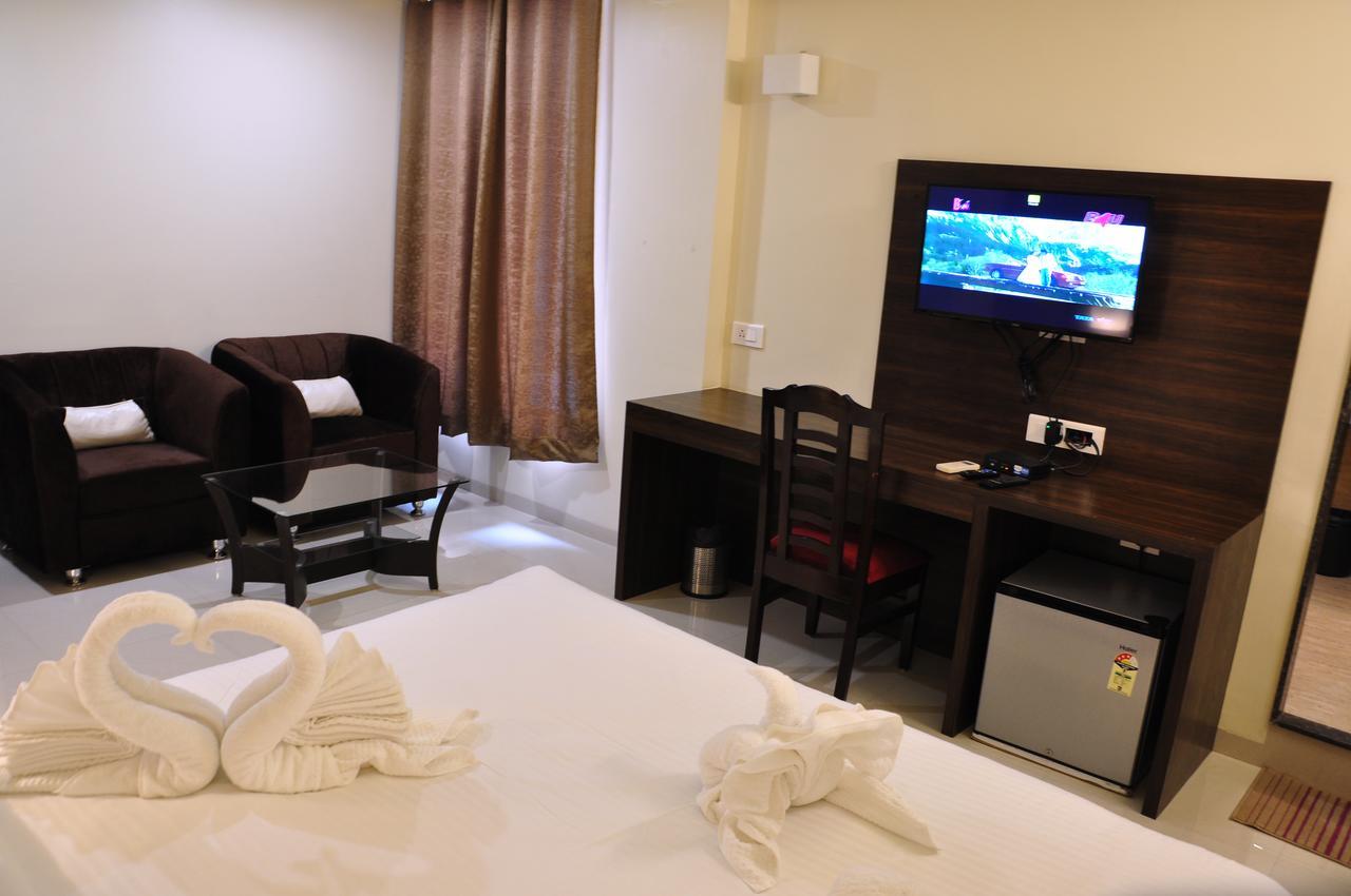 Khandwa Royal Inn מראה חיצוני תמונה