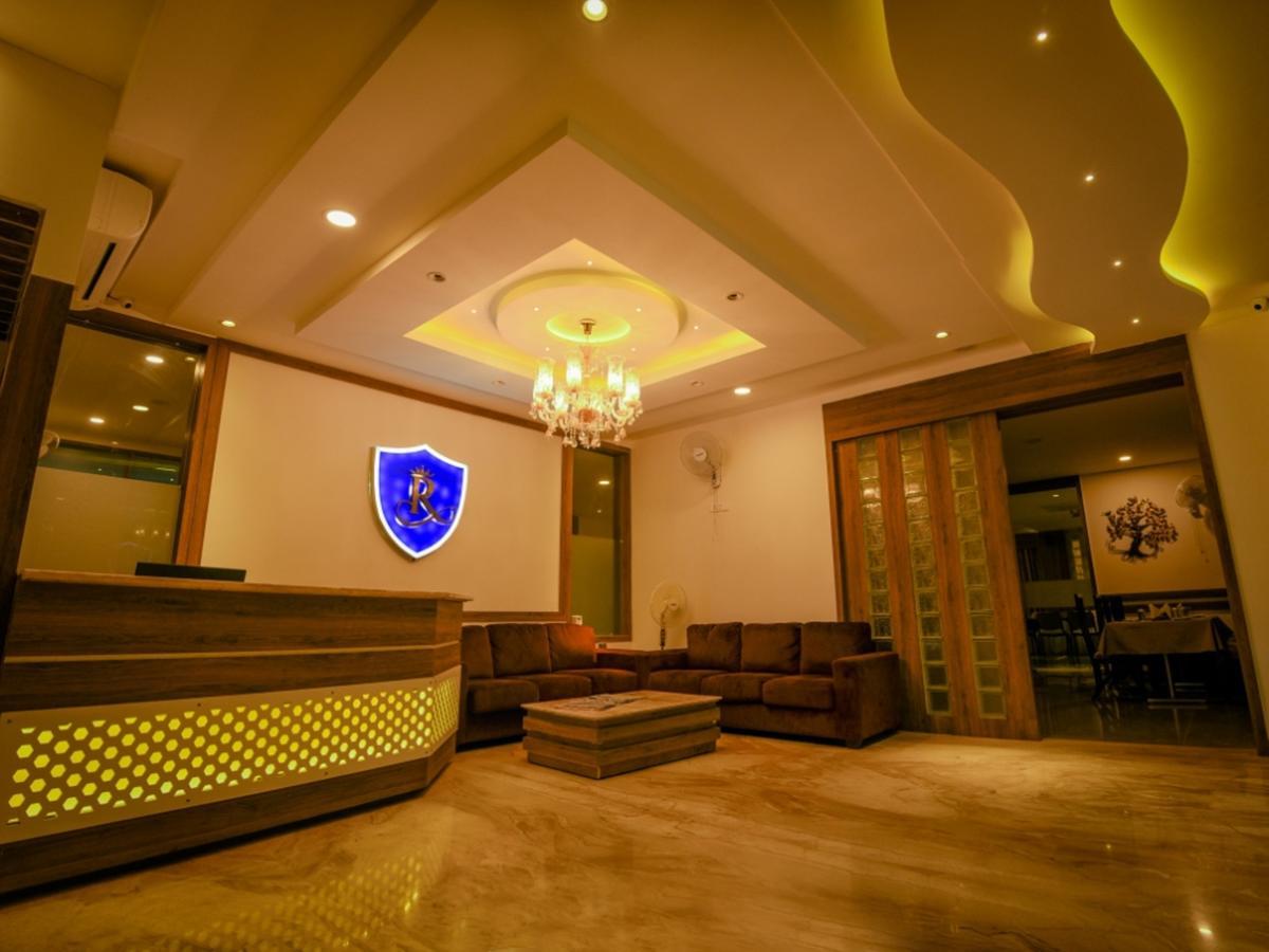 Khandwa Royal Inn מראה חיצוני תמונה