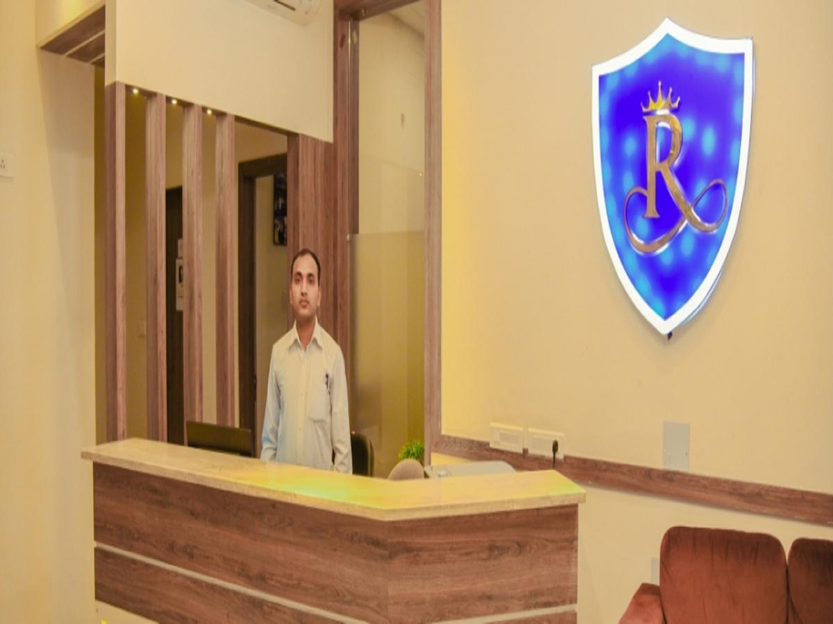 Khandwa Royal Inn מראה חיצוני תמונה