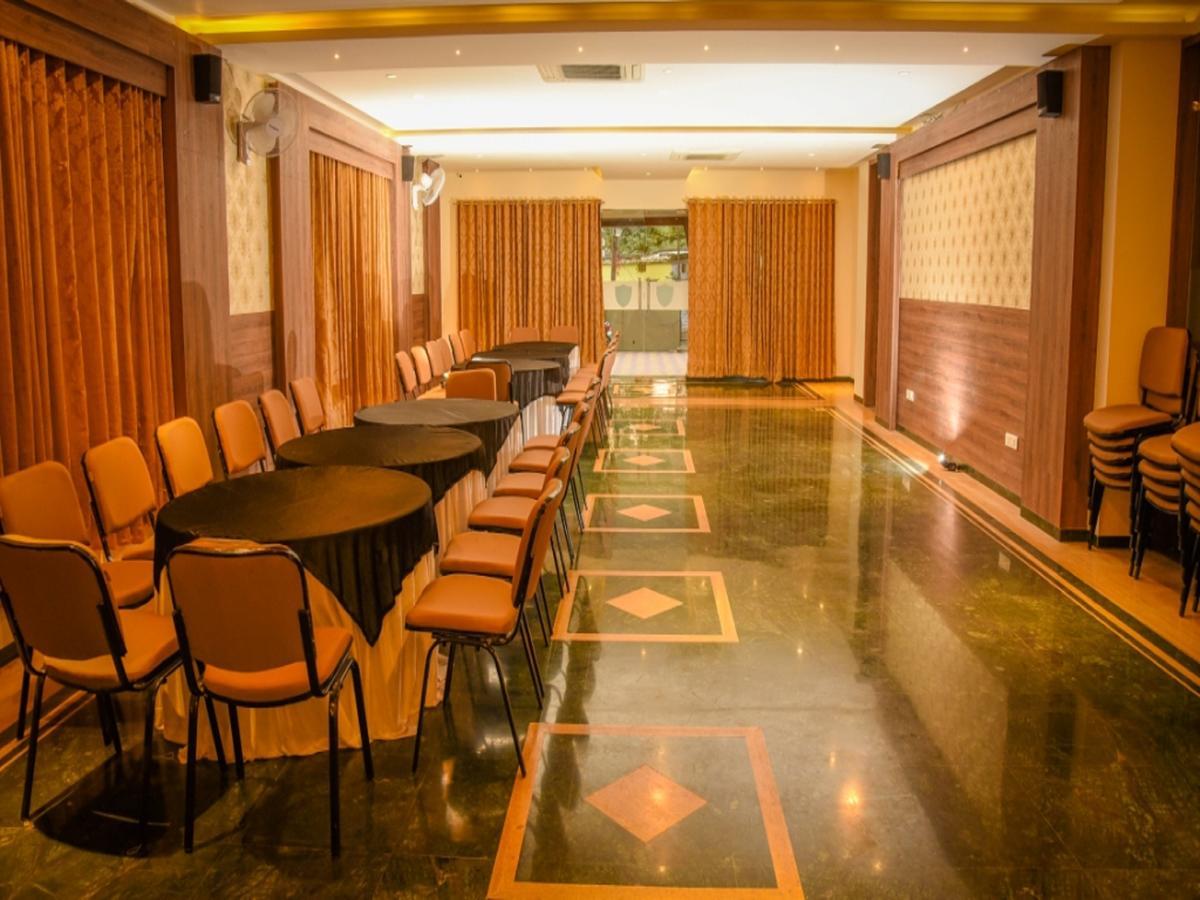 Khandwa Royal Inn מראה חיצוני תמונה