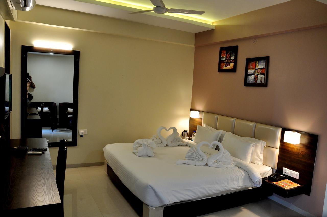 Khandwa Royal Inn מראה חיצוני תמונה