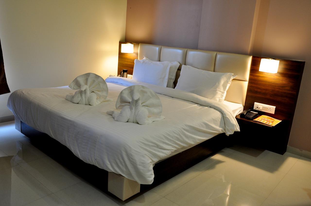 Khandwa Royal Inn מראה חיצוני תמונה