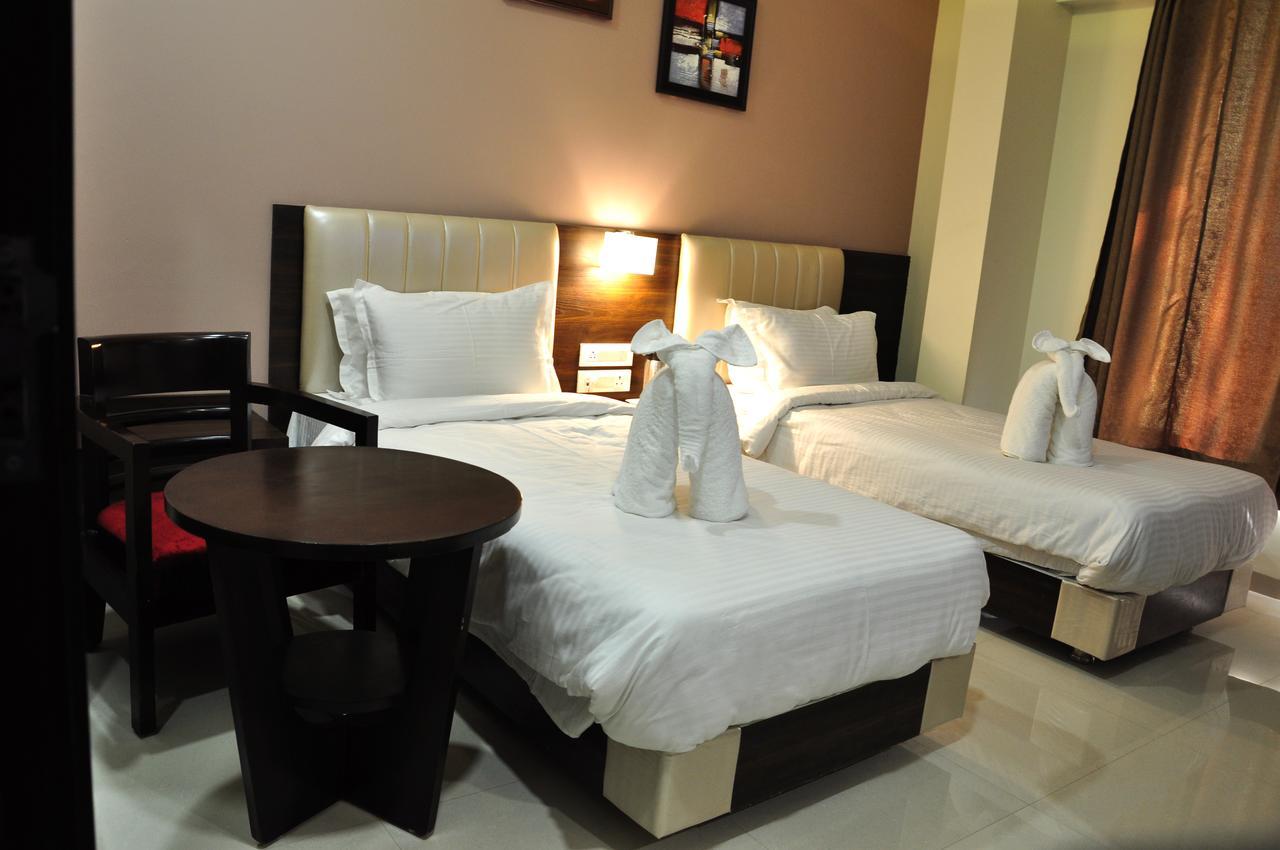 Khandwa Royal Inn מראה חיצוני תמונה
